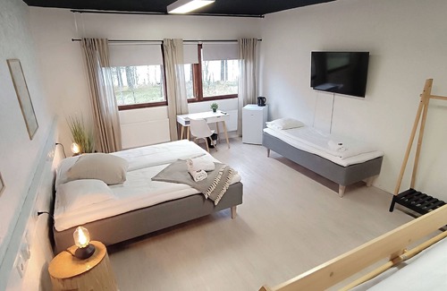 Kuusamo Hotel | Family-Friendly Retreat at Goiglo Majoitus with Hot Tub