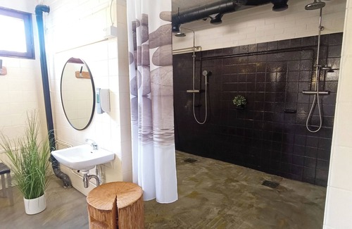 Kuusamo Hotel | Family-Friendly Retreat at Goiglo Majoitus with Hot Tub