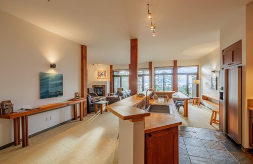 Ucluelet Condo | Premier 3br Retreat with Oceanfront Views & Pet-Friendly Stay