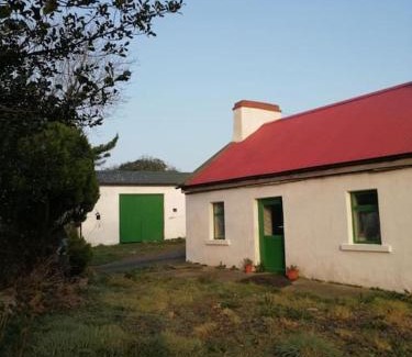 Creegh House | Historic 200-Year-Old Farmhouse with Family-Friendly Amenities