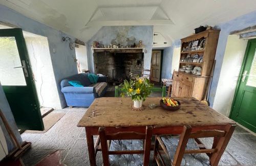 Creegh House | Historic 200-Year-Old Farmhouse with Family-Friendly Amenities