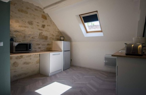 Bruyeres-et-Montberault Apartment | Eco-Friendly Retreat at Going Green B&B with Lake Views