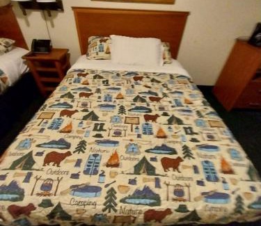 Browning Hotel | Pet-Friendly Comfort at Going To The Sun Motel