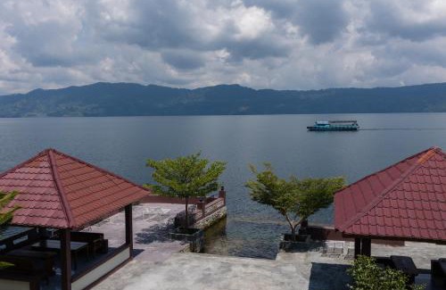 Tuk Tuk House | Gokhon Guest House: Beachfront Retreat with Ocean Views