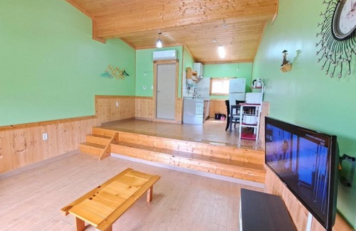Tuga-ri House | Eco-Friendly Gokseong Riverside Sketch Pension: Guest Rated 9/10
