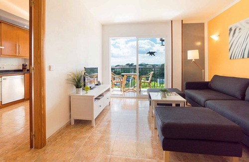 Puerto de Pollensa Apartment | Gola Modern 3-Bedroom Apartment with Oceanfront Views