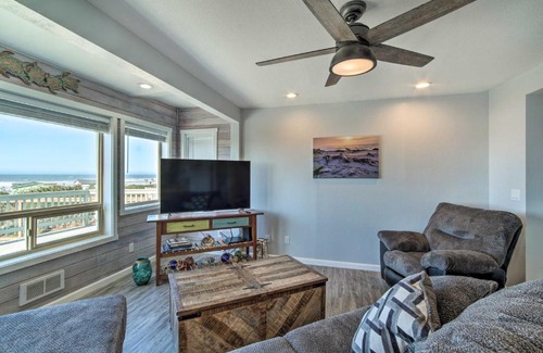 Gold Beach House | Gold Beach Getaway with Hot Tub, Steps from the Shore!