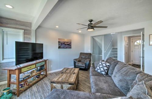 Gold Beach House | Gold Beach Getaway with Hot Tub, Steps from the Shore!