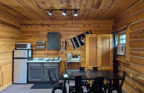 Custer RV Rental | Pet-Friendly Gold Camp Cabins with Kitchen and Breakfast