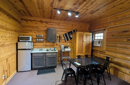 Custer RV Rental | Pet-Friendly Gold Camp Cabins with Kitchen and Breakfast
