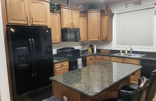 Gold Canyon House | Experience Gold Canyon: Hot Tub & Superstition Mountain Views