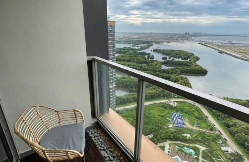Pantai Indah Kapuk Apartment | Inviting Gold Coast Apartemen PIK with Oceanfront Views