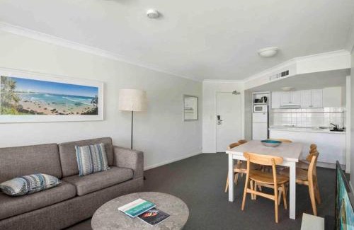 Coolangatta Apartment | Beachfront Bliss at Gold Coast Calypso Resort, 10/10 Rated