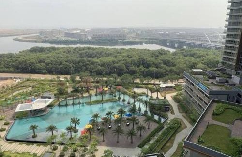 Pantai Indah Kapuk Apartment | Cozy 1BR Gold Coast Pik with Netflix & Sofa Bed in London