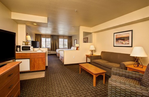 Carson City Hotel | Gold Dust West Carson City: Family-Friendly with Spa & Pool