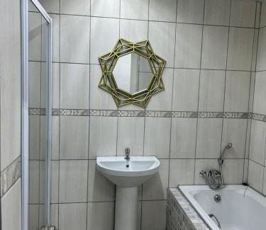 Welkom Bed & Breakfast | Welcoming Gold Guesthouse with Pool & Child-Friendly Perks