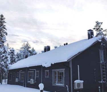 Saariselka Apartment | Pet-Friendly Gold Legend Paukkula #4 - Oceanfront Retreat