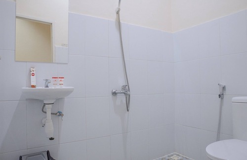 Pontianak Hotel | Budget-Friendly Stay at Gold Line Guest House with Breakfast