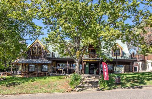 Nundle House | Inviting Gold Mine Guest House with Family-Friendly Amenities