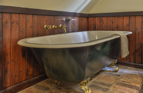 Nundle House | Eco-Friendly Gold Mine Guesthouse with Family Amenities