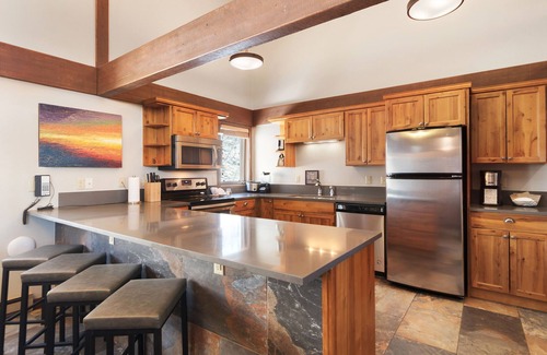 Baldy Mountain Condo | Top-Rated Gold Point Resort Breckenridge - Pet Friendly Retreat
