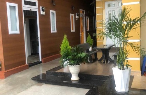 Da Lat House | Pet-Friendly Gold&Ruby House: Rated 8/10 for Family Fun
