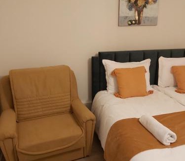 Tirgu Mures Apartment | Top-Rated Gold Studio: Perfect for Families & Relaxation