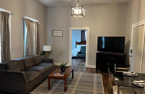 Wadley Apartment | Gold Suite in Wadley