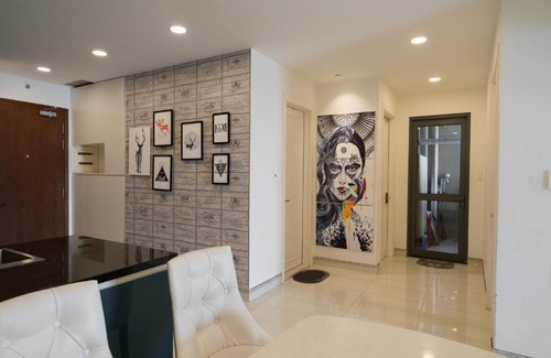 District 4 Apartment | Experience Gold View Quận 4: Pet Friendly & Pool Access