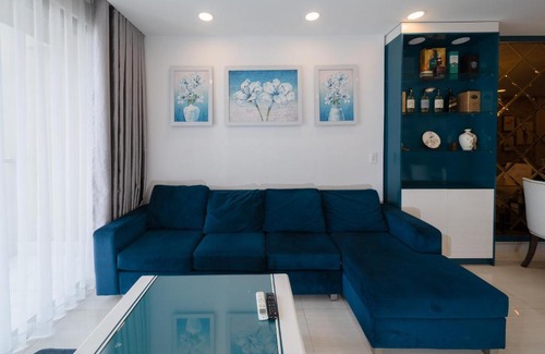 District 4 Apartment | Experience Gold View Quận 4: Pet Friendly & Pool Access