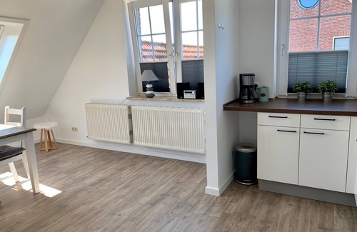 Albertsdorf Apartment | Goldblick apartment with wood-burning stove, garden and proximity to the sandy beach on Fehmarn