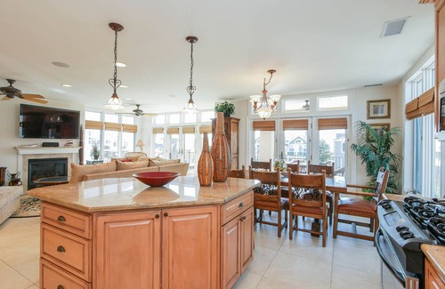 Gold Coast Condo | GoldCoast 2nd Floor: Beachfront Access & Family-Friendly Stay