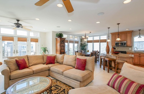 Gold Coast Condo | GoldCoast 2nd Floor: Beachfront Access & Family-Friendly Stay