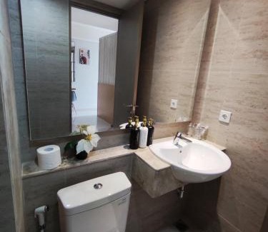 Pantai Indah Kapuk Apartment | Family-Friendly Goldcoast Apartment with Pool Access