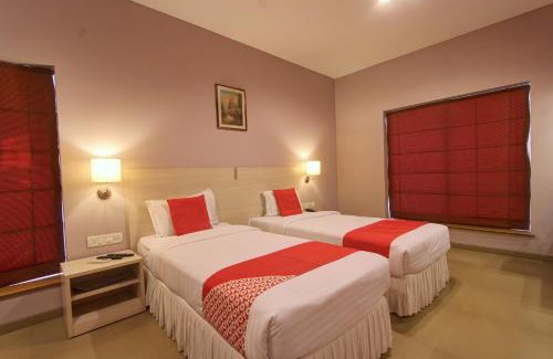 Venkatapura Resort | Explore Golden Amoon Resort: Family-Friendly Oasis with Pool