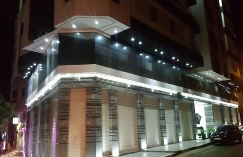 Quartier Maamora Apartment | Inviting Golden Ashraf Apartment with Breakfast & Accessibility