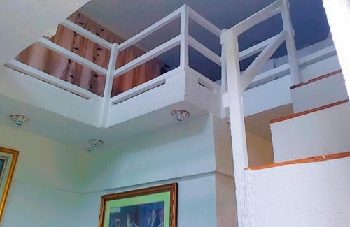 Kubease House | Golden Aurora Lodge: Pet-Friendly Retreat with Pool & Hot Tub