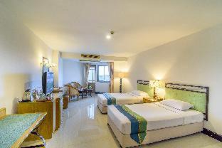 Cha-am Hotel | Relax at Golden Beach Cha-Am Hotel with Oceanfront Views