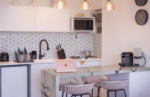 Herzliya Pituach Apartment | Family-Friendly Stays at Golden Beach / De Shalit Hotel
