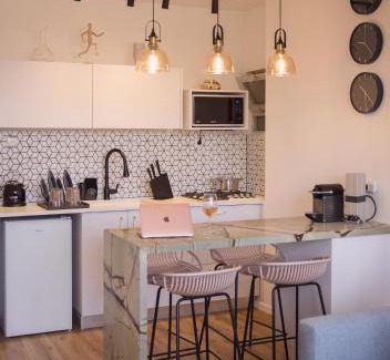 Herzliya Pituach Apartment | Family-Friendly Stays at Golden Beach / De Shalit Hotel
