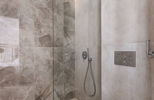 Naxos Town House | Golden Bird's: Oceanside Retreat with Pool and Breakfast