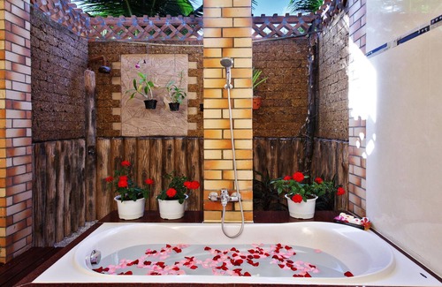 Phan Thiet Hotel | Golden Coast Resort and Spa: Relaxing Ocean View Retreat