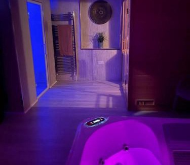 Mauchline Apartment | Golden Crown: Exclusive Spa Venue with Oceanfront Views