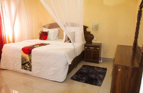 Livingstone Hotel | Golden Days Lodge: Oceanfront Retreat with Pool Access