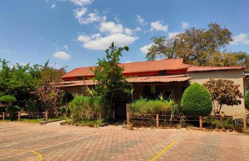 Livingstone Hotel | Golden Days Lodge: Oceanfront Retreat with Pool Access