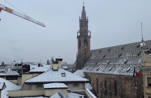 Lariano Apartment | Elegant Golden Delicious Hotel Near Piazza Duomo