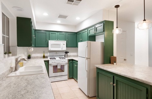 Joshua Tree House | Golden Desert Ranch: Relax with Hot Tub & Fire Pit
