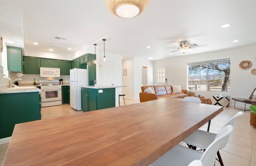 Joshua Tree House | Golden Desert Ranch: Relax with Hot Tub & Fire Pit