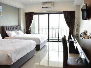 Lat Krabang Hotel | Elegant Golden Foyer Suvarnabhumi Airport Hotel Experience