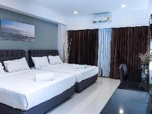 Lat Krabang Hotel | Elegant Golden Foyer Suvarnabhumi Airport Hotel Experience